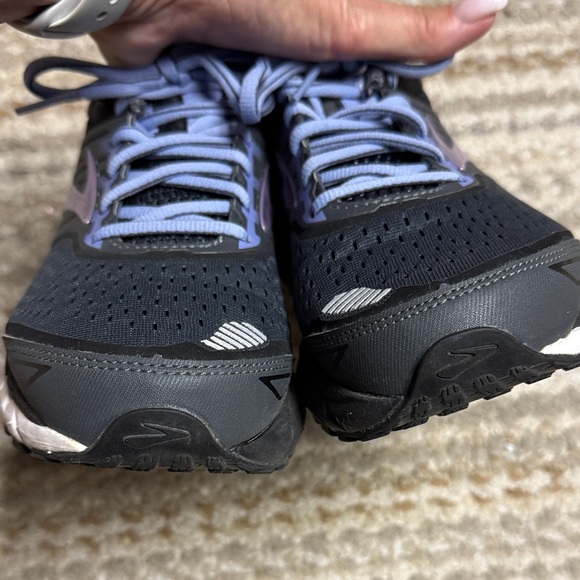 BROOKS Ariel 18 Women’s Running Shoes Size 7.5 Wide Gray Lavender 1202711D039 - Picture 5 of 10